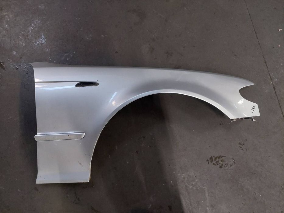 BŁOTNIK PRAWY PRZÓD BMW E46 LIFT 354/7 TITANSILBER METALLIC