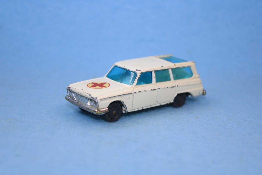 Miniatura Husky Corgi Juniors Studebaker Wagonaire Ambulance