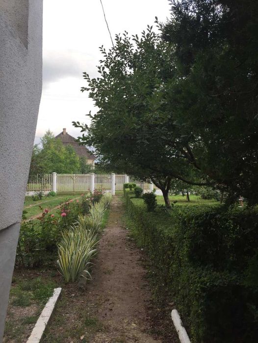 2 поверховий будинок 194 кв.м з ремонтом у с. Кідьош 6 км до Берегова!