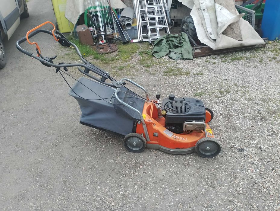 Kosiarka spalinowa HUSQVARNA VC 48 SE Silnik B&S 5 KM przedni napęd