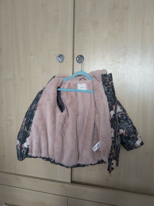 Kurtka zimowa ciepła w rozmiarze 110