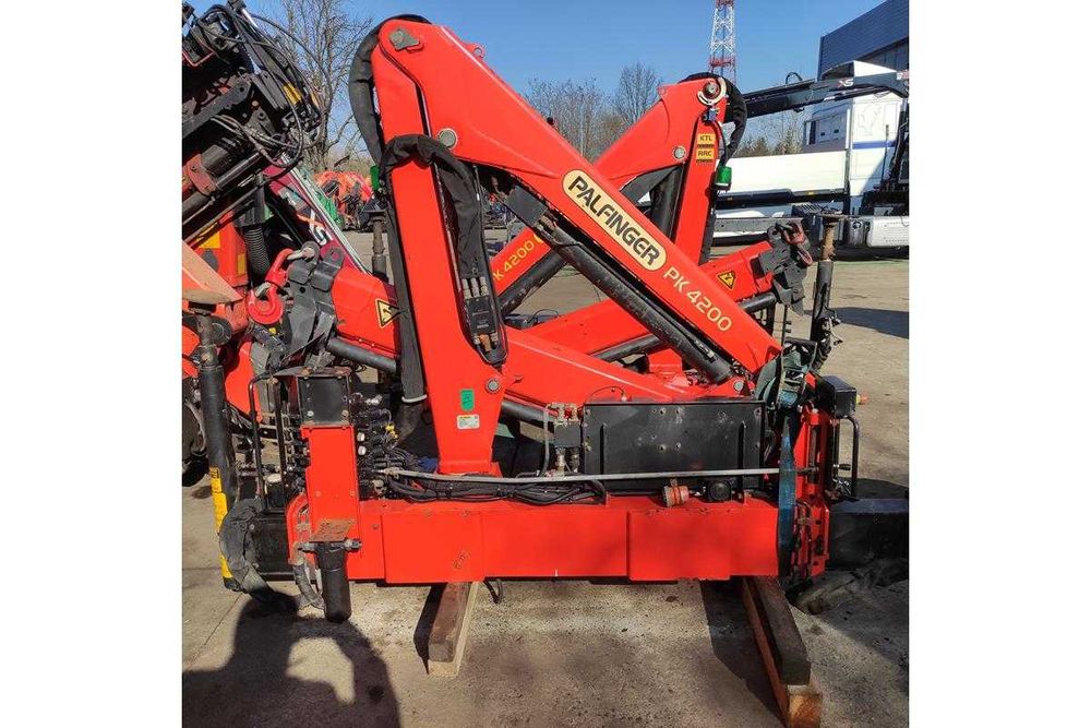 hds manipulator na busa palfinger pk4200 radiowy 2013 hiab fassi