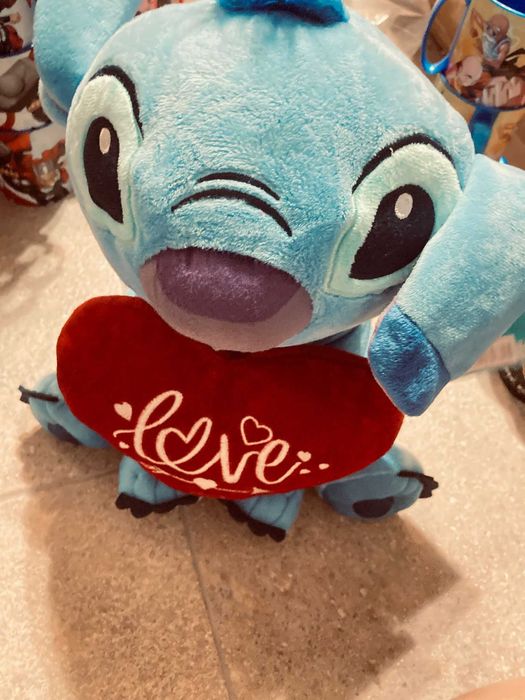 Peluche Stitch 40 cm com Coraçao  Play By Play