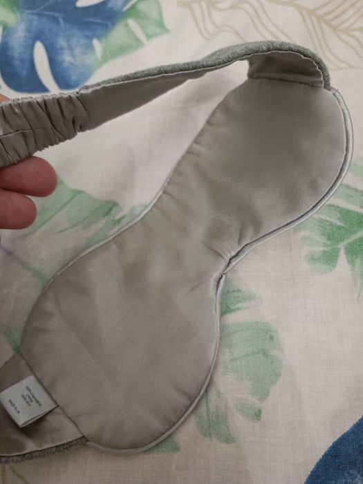 Маска для сна на глаза из серого кашемира и шелка