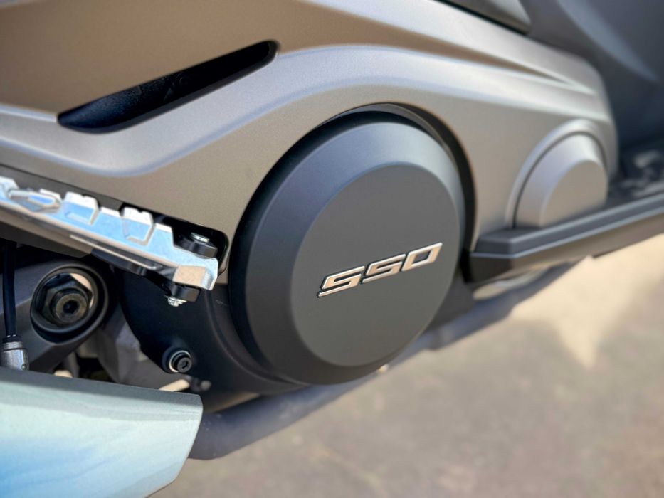 Maxiscooter KYMCO AK550