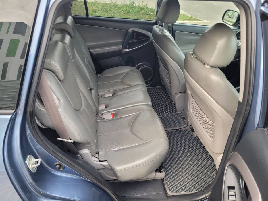 TOYOTA RAV 4 Avtomat 2.4 Long Avd