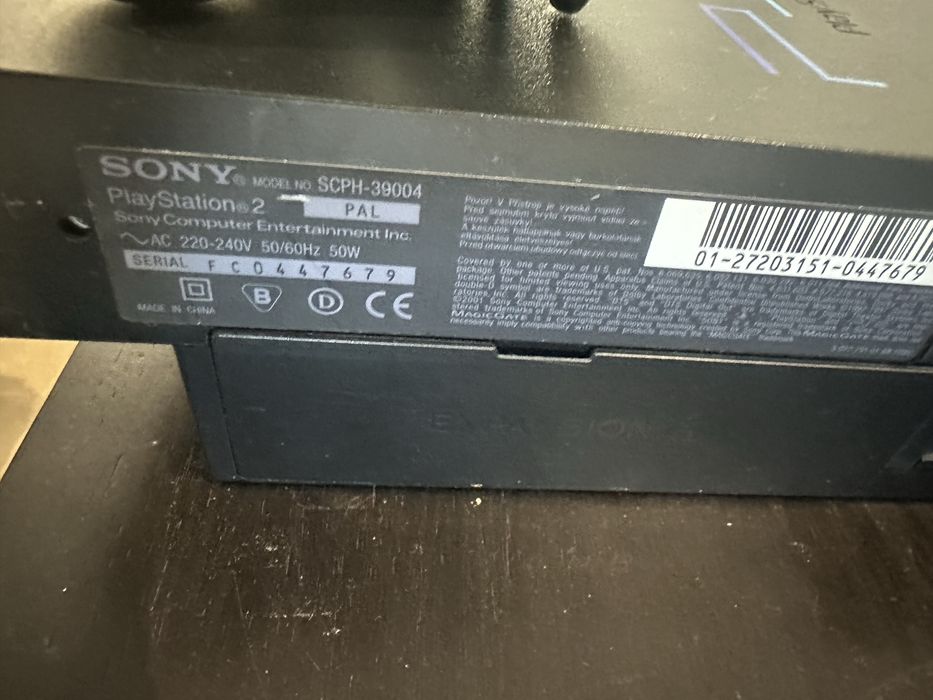 PlayStation II com dois comando