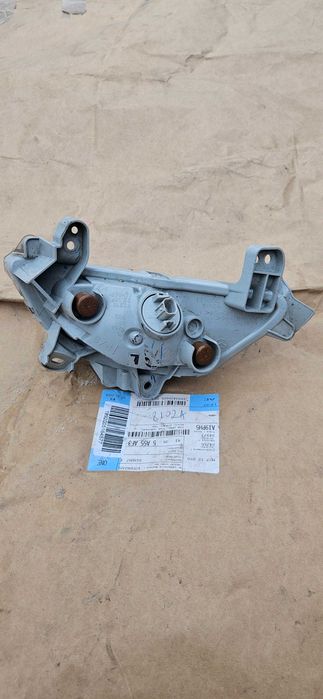 Mazda 3 III przedni lewy halogen kierunkowskaz 2013-