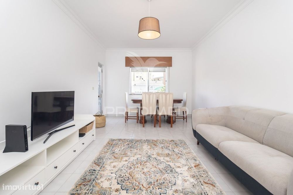 Apartamento T2 com 2 Marquises ,4 Caminhos em Setúbal.