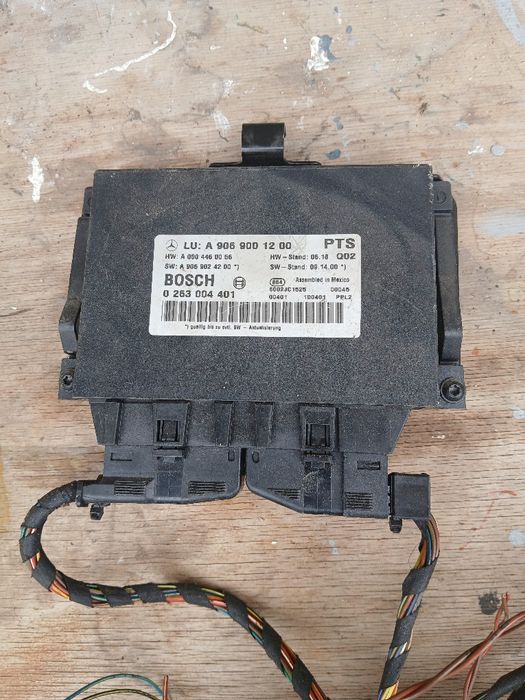 Блок управління парктроніком на Мерседес Спрінтер W 906 A906 900 12 00