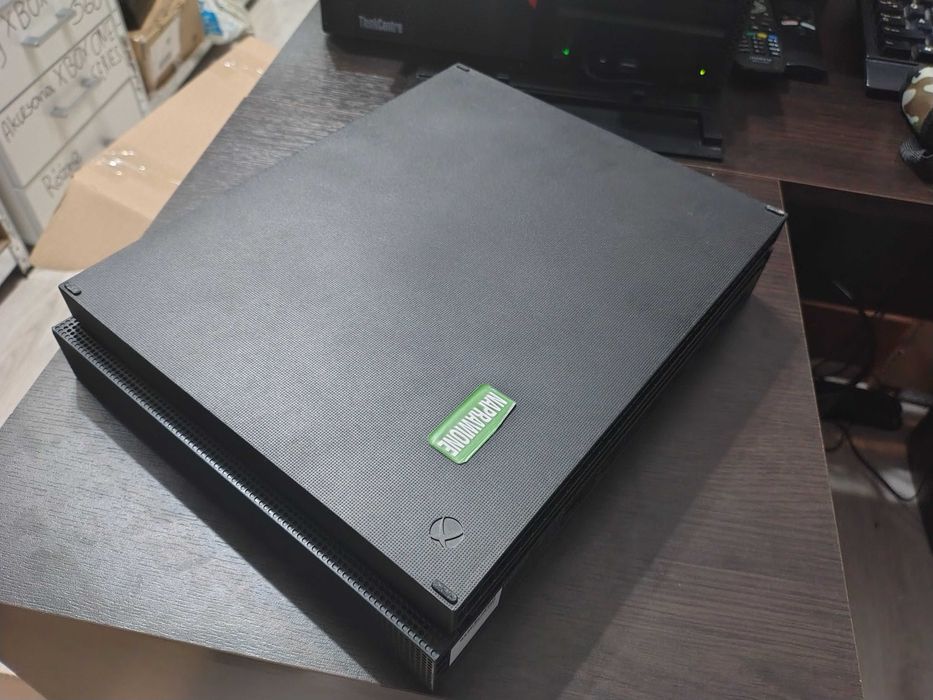 Konsola Xbox One X 1 TB czarny