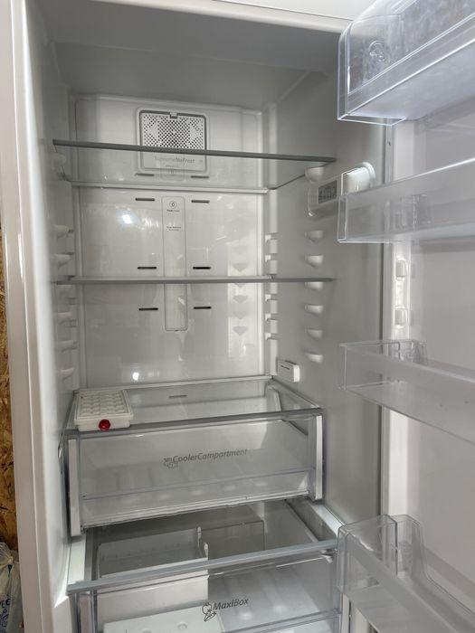 Холодильник Whirlpool  BSNF 9152 W