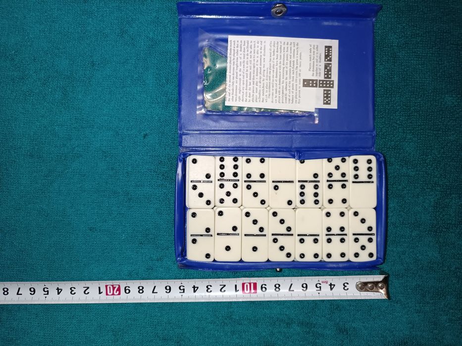 Счеты, букварь, машинка, домино