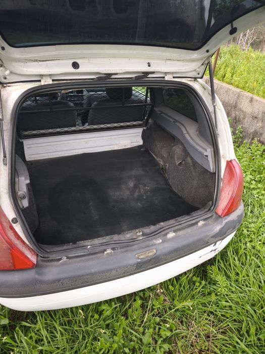 Renault Clio 2   1.9D  de 1999 Comercial