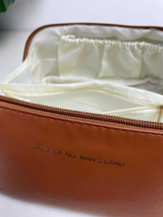 Kosmetyczka jasno-brązowa, rozkładana 21 cm