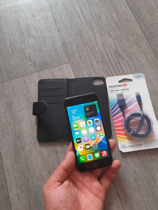 Apple iphone 8 w dobrym stanie