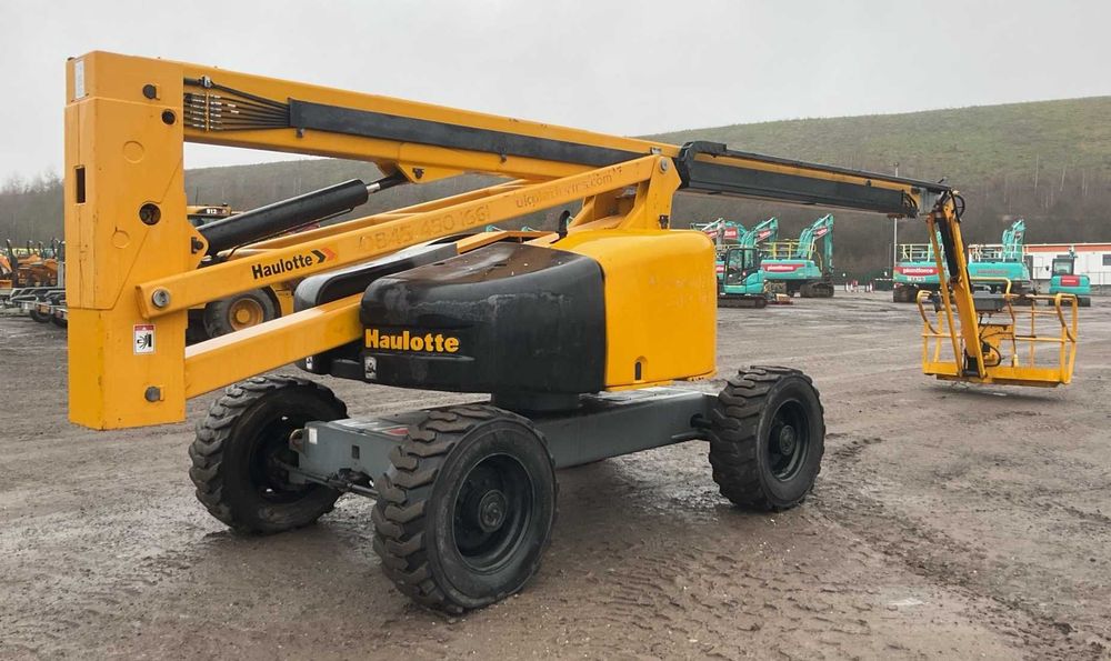 Дизельний колінчастий підйомник Haulotte HA260PX 2013