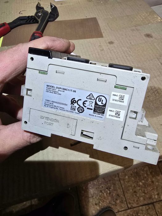 Delta sterownik plc DVP15MC11T.