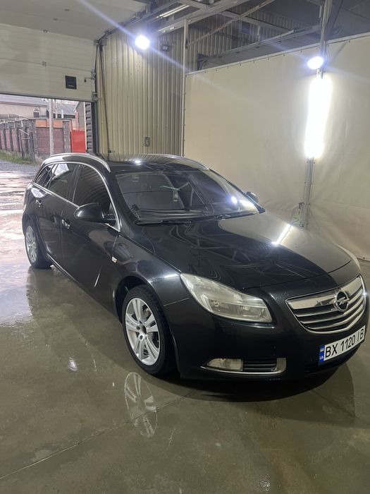 Продам Opel Insignia в універсалі