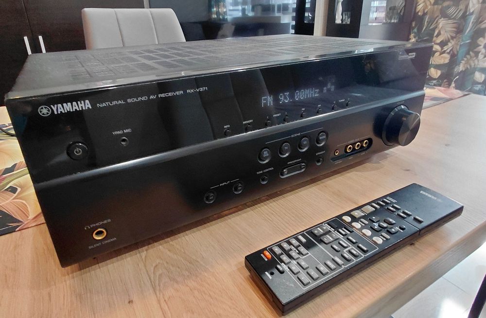 Sprzedam amplituner kina domowego YAMAHA  RX-V371