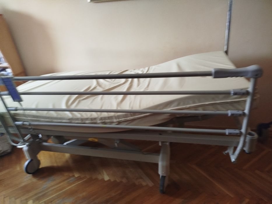 Медичне ліжко багатофункціональне