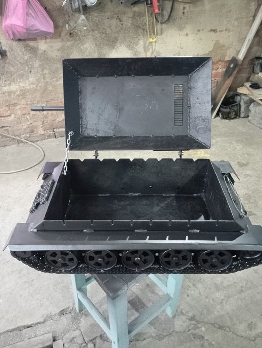 Мангал в виде танка