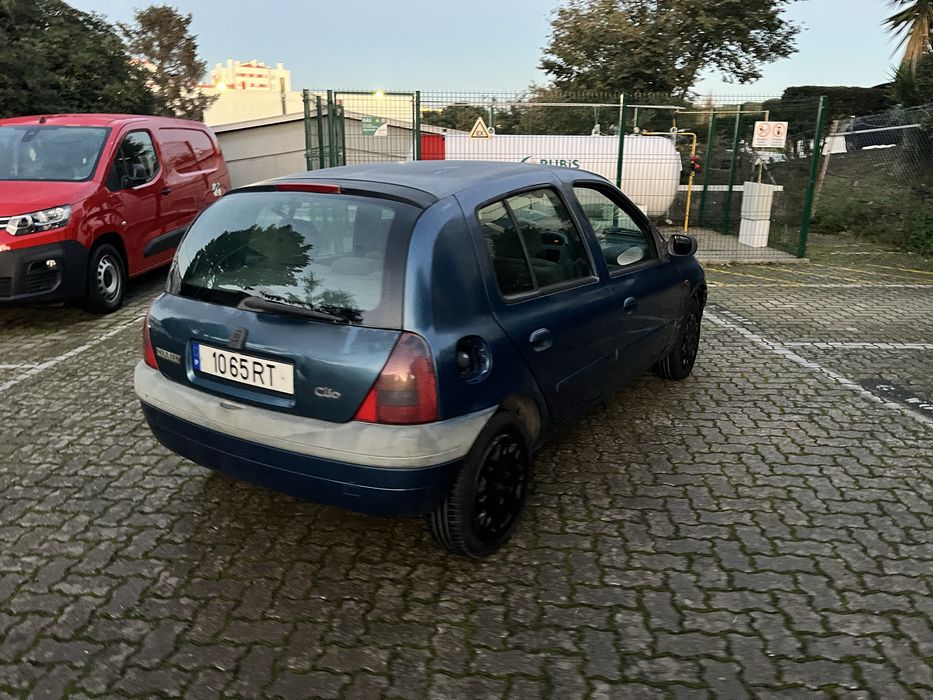 Vendo Renault Clio 1.2 Rt optimo  estado geral assistido viatura