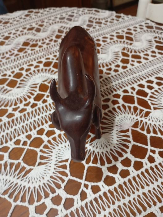 Vendo este boi em madeira pau perto