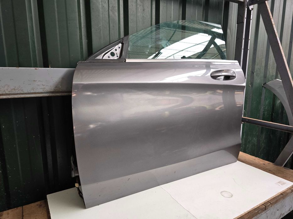 Porta frente esquerda Mercedes CLA W117 (2013 a 2019)