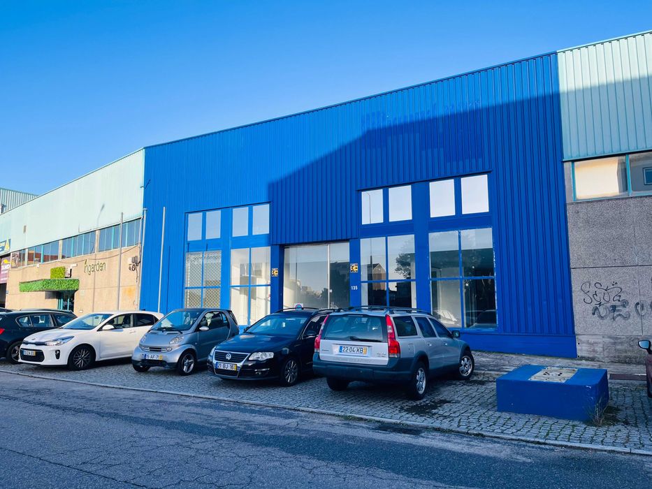 ARMAZÉM JUNTO À EXPONOR