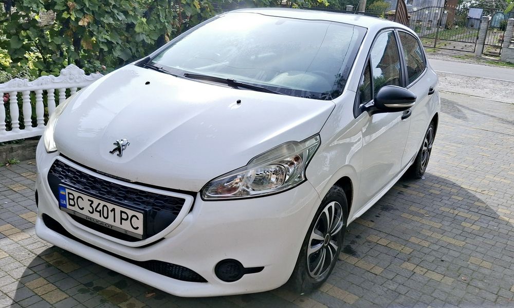 продаж авто Peugeot 208