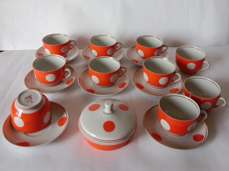 Чашки, кружки, лотки эмаль СССР и др.- распродажа