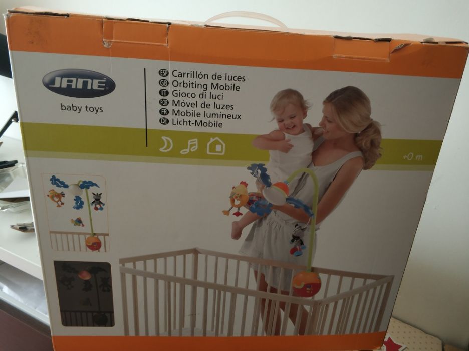 Mobil com luzes com pouco uso