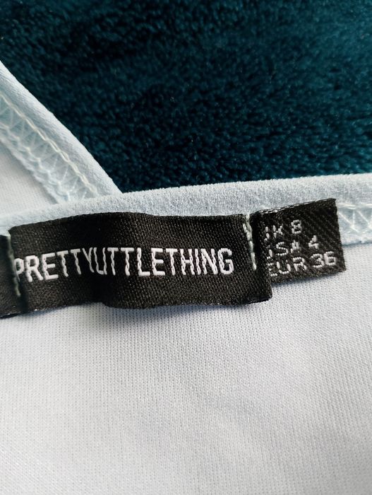 Плаття Prettylittlething