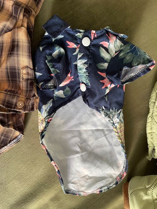 Продам одяг на собаню.