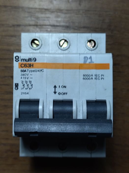 Disjuntores Merlin Gerin