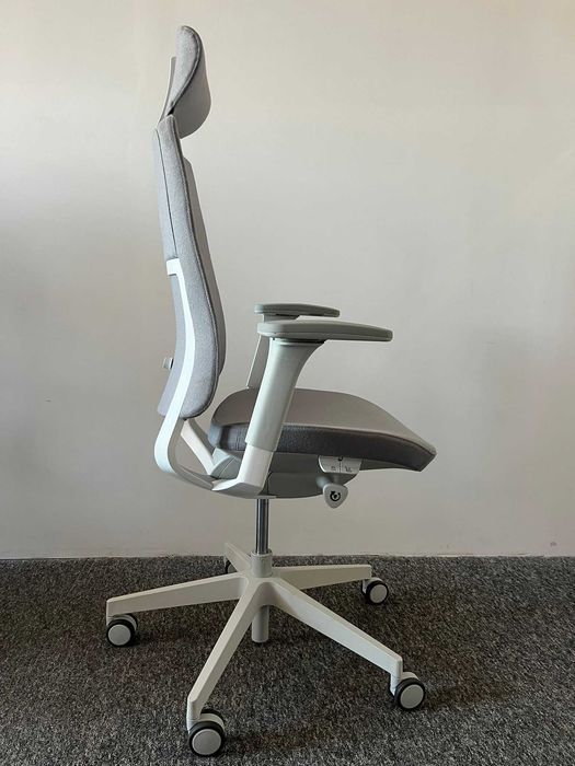 Fotel biurowy 131SFL jasnoszary