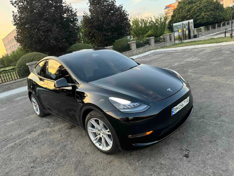 Продам  Тесла Y 2021 року
