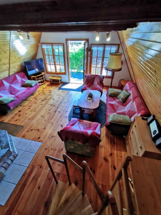 Domek letniskowy z kominkiem nad jeziorem Dzierzgoń w Rodowie Małym