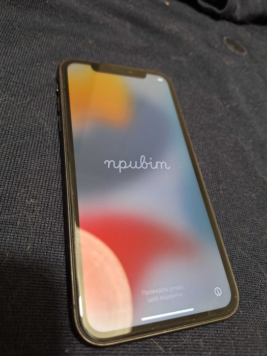iPhone 11 64 gb акб 83%