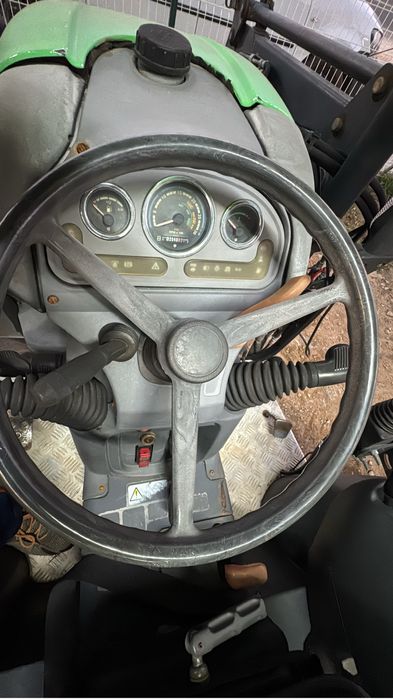 Tractor Deutz Agrokid 230 com carregador