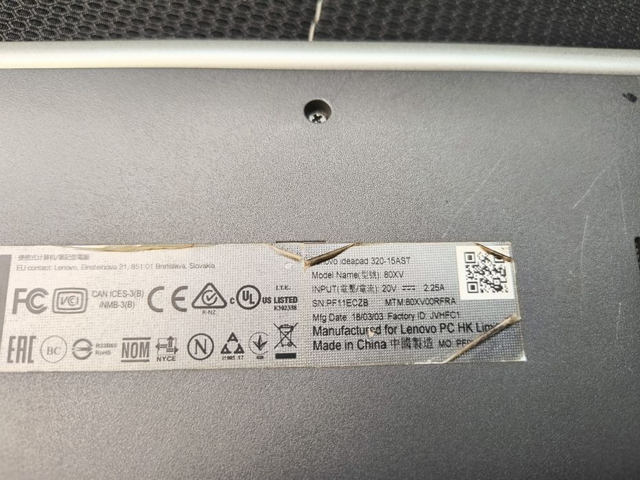Lenovo IdeaPad 320-15AST