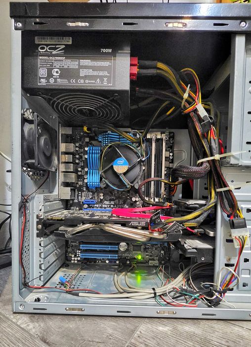 Komputer i5 / 8GB RAM / SSD / GTX 460 / Monitor Alienware