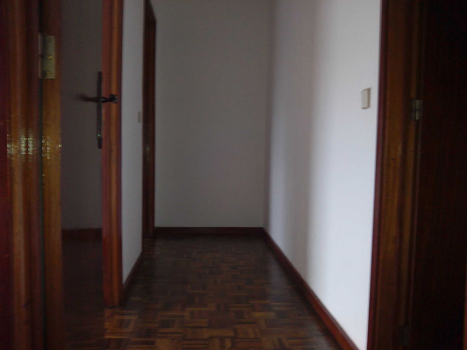 Vendo T2 em Maximinos (A 2 passos da Estação de Comboios) – Direto ao Particular