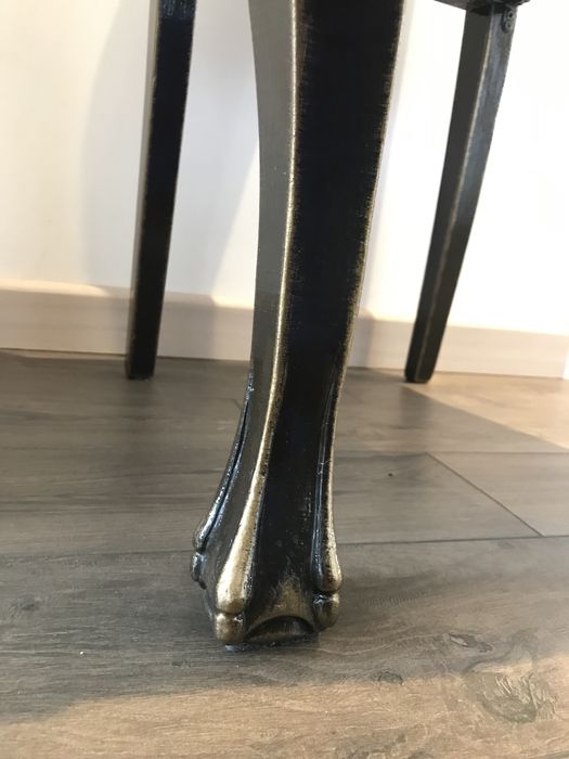 Крісло. Стілець. Антикваріат