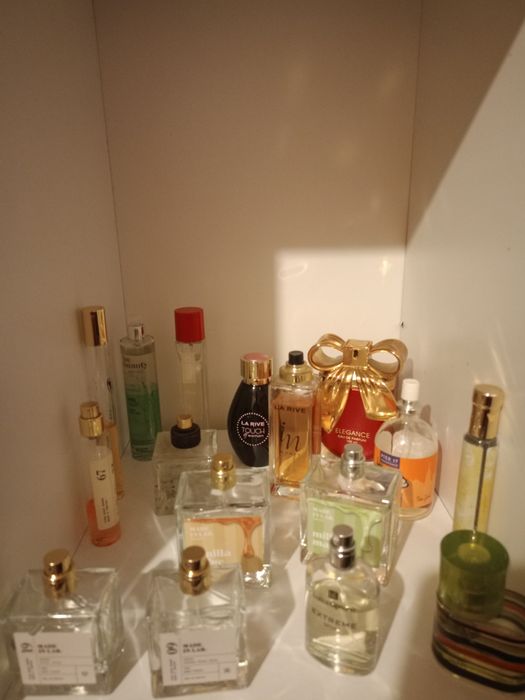 Zestaw perfum .   .