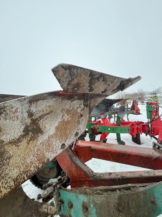 Plug obrotowy kverneland 3 skibowy