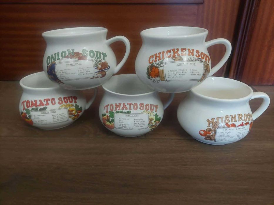 Vendo para desocupar este conjunto de tijelas muito bonitas e originais. 12,50€
