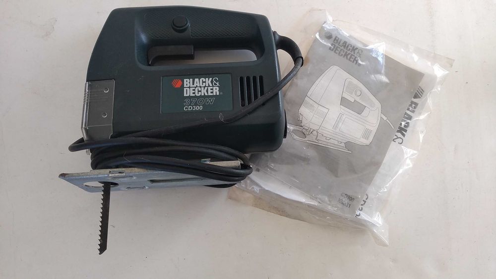 Serra tico-tico Black Decker, como NOVA!