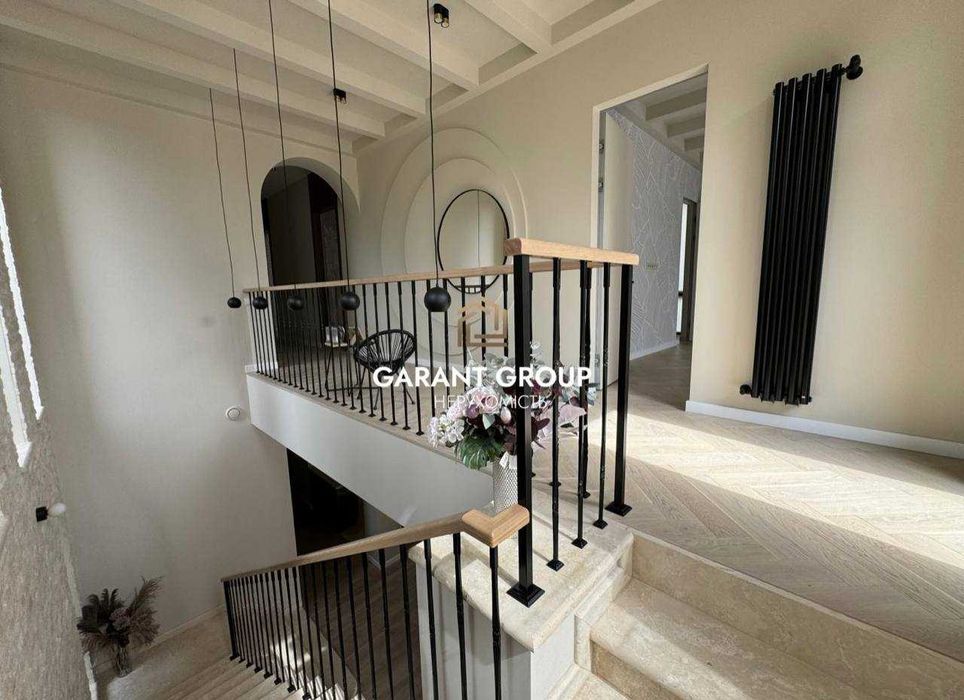 Новый дом с бассейном и современным ремонтом на Фонтане